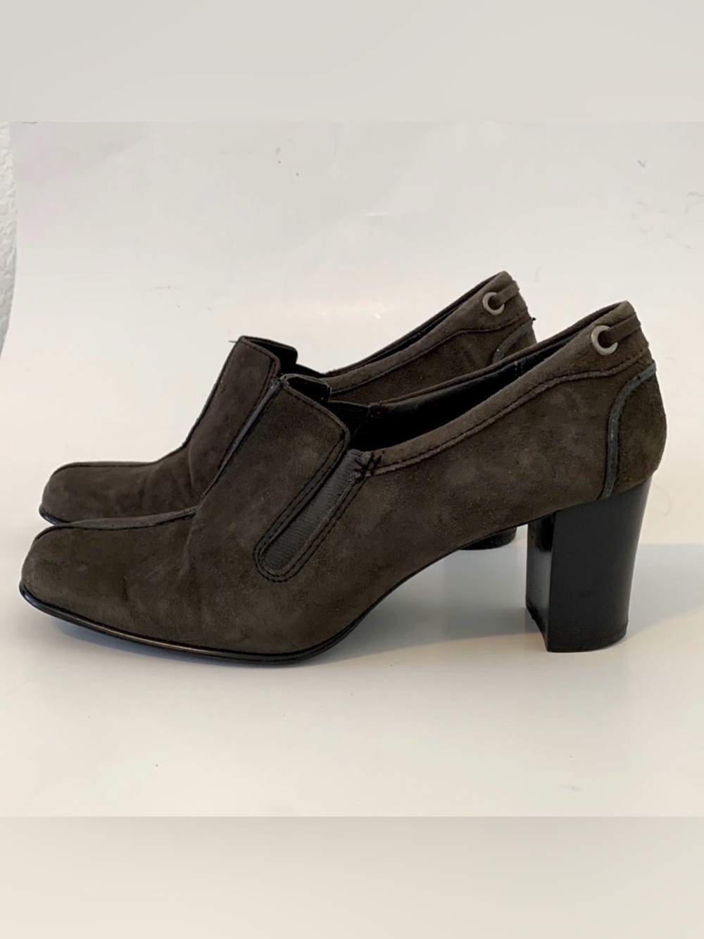 LIZ CLAIBORNE WOMENS BOOTIES BROWN SUEDE HEELS SLIP ON SIZE 8